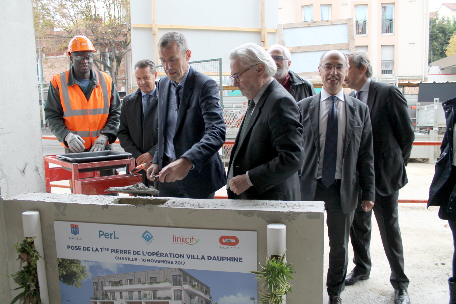 10/11/2017 à  Chaville : Pose symbolique de la 1ère pierre de 30 logements ULS connectés