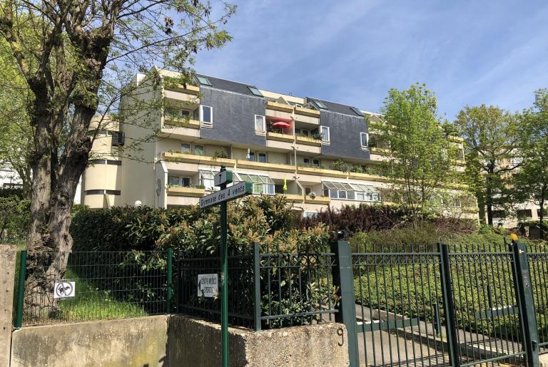 Un appartement de type F4 en duplex au 9 rue des Quatre Vents à Garches 