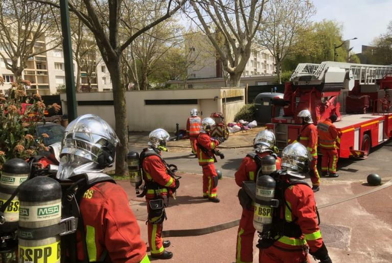 Exercice des pompiers de Paris, tour Ledoux au Plessis-Robinson