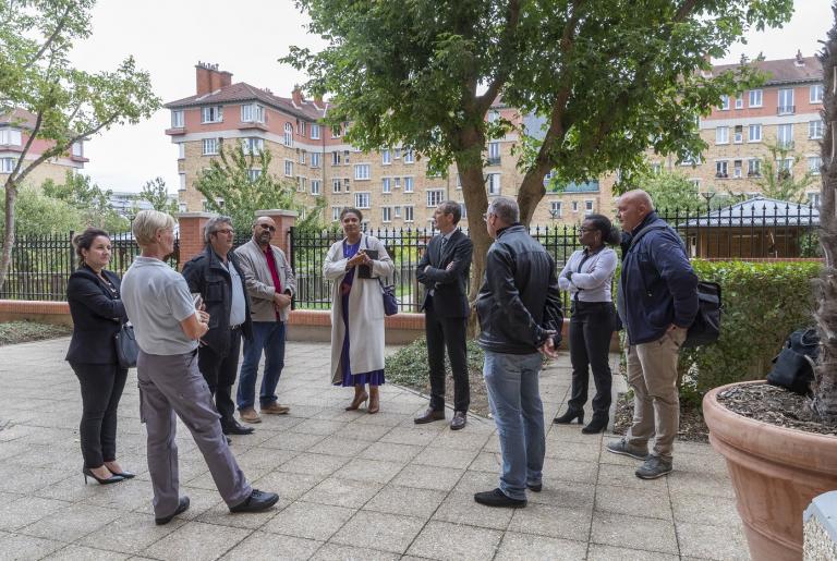 Visite du foyer Saint Pierre à Suresnes - Photo Christophe Bertolin