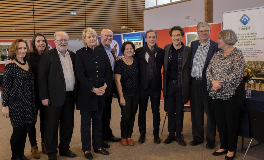 De gauche à droite : Pascale Hurel, Mathilde Champion, Jean-Emmanuel Clech, Bénédicte de Kerprigent, Jacques Perrin, Nathalie Bohbot, Philippe Pemezec, Loïc Degny, Bernard Foisy et Rosen Viau