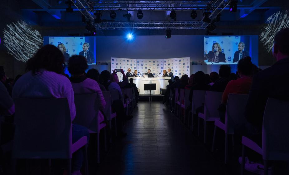 La première table ronde portait sur notre histoire et notre organisation actuelle