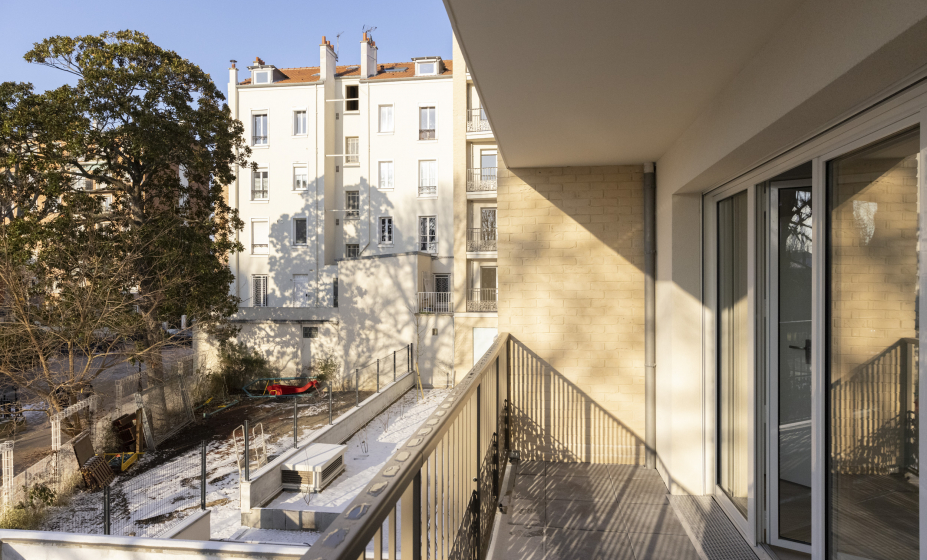 Vue sur le balcon d'un appartement du programme Square République à Bois-Colombes : photo Christophe Bertolin, agence IP3 Press