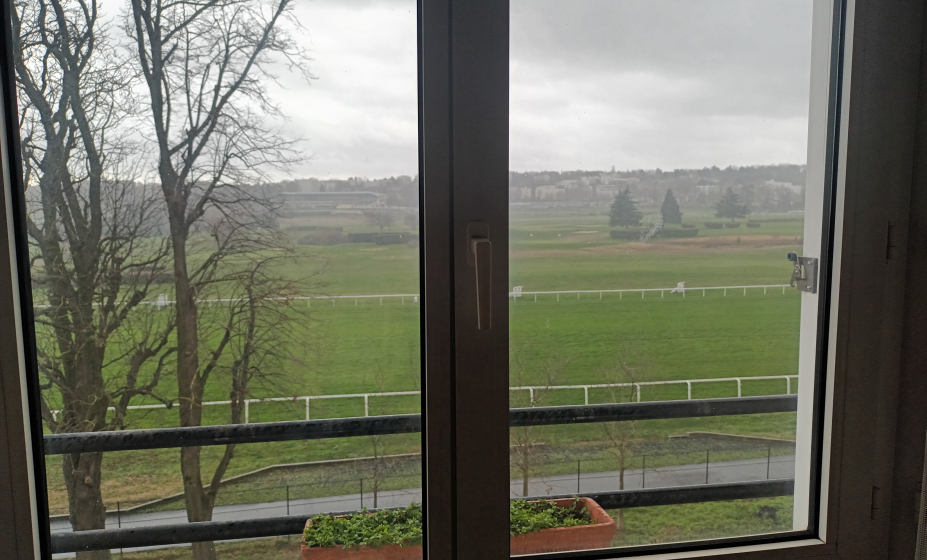 vue salon sur l'hippodrome