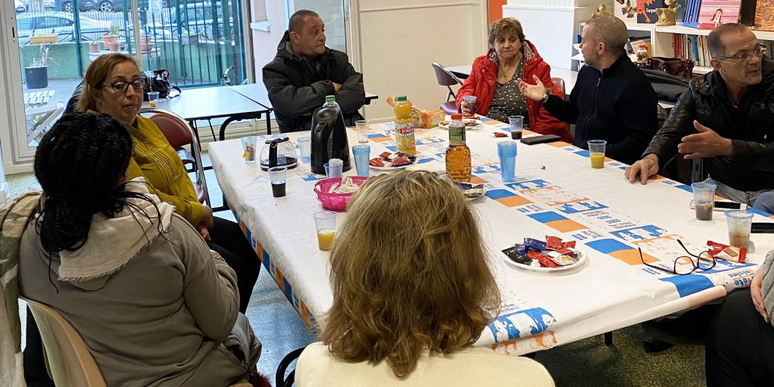 Café des locataires avec les résidents à la Direction de proximité de Clichy - Photo Hauts-de-Seine Habitat